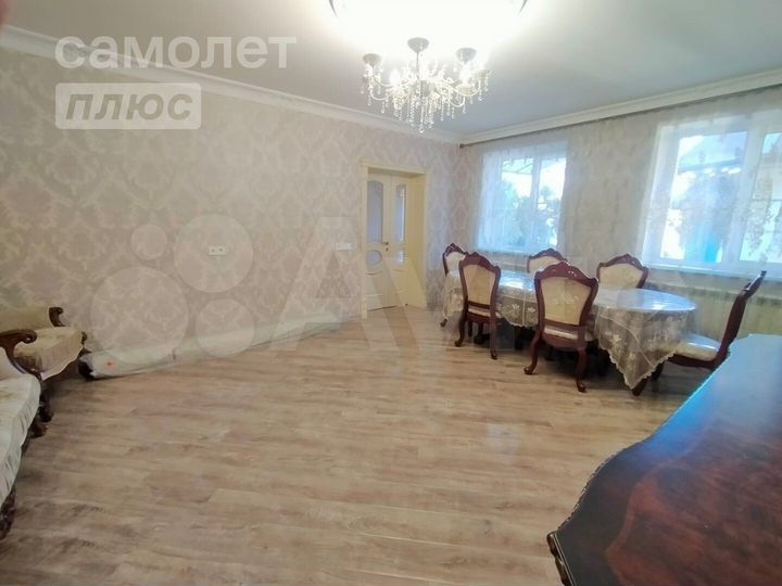 Дом 270 м² на участке 3,7 сот.