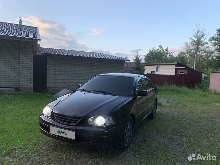 Toyota Avensis 1.6 МТ, 1999, 300 000 км