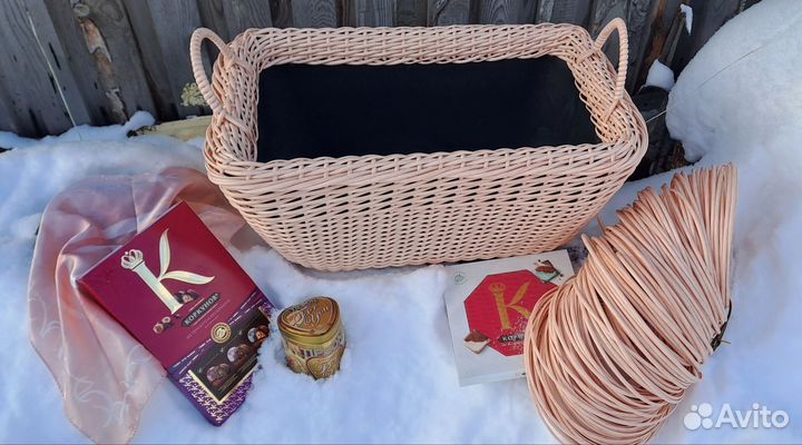 Дровница из ротанга