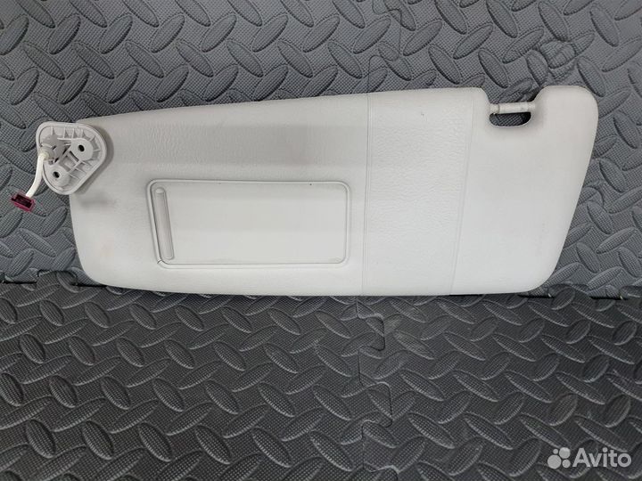 Козырек солнцезащитный левый BMW E46