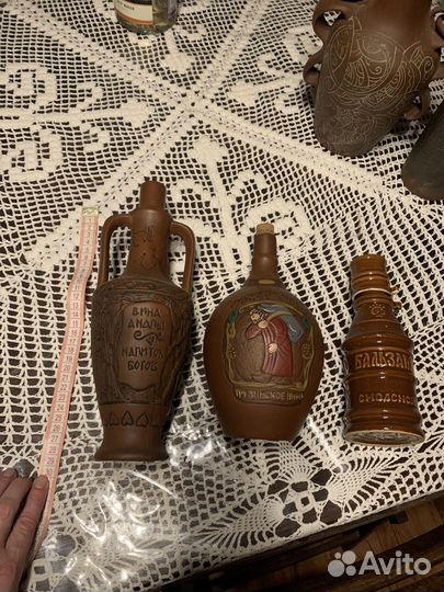 Глиняные бутылки из под вина