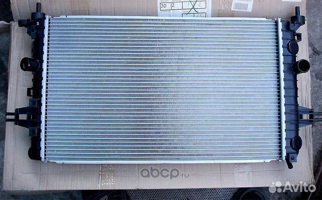 Радиатор охлаждения Opel Astra H