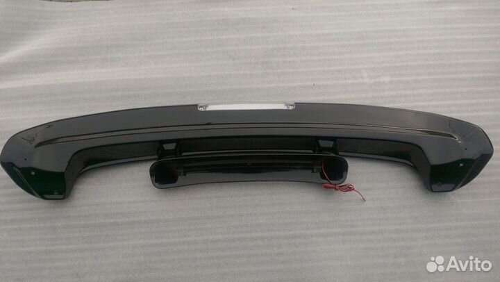 Land Cruiser 100 / LX470 Спойлер со стопом Y5BE6