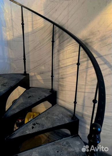 Лестница винтовая с монтажем