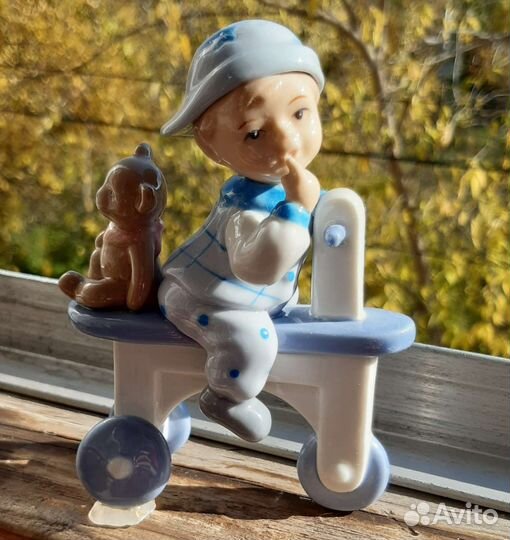 Фарфоровая статуэтка фирмы Navel, Pavone