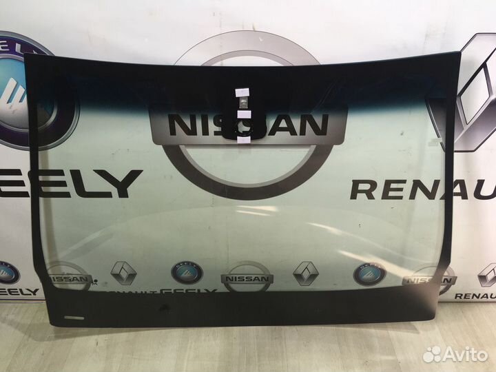 Стекло лобовое Renault fluence