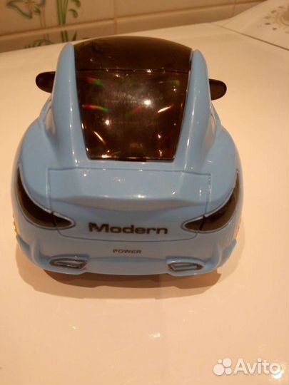 Машинка с звуковым и световым сигналом