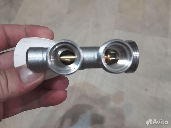 Узел терморегулирующий для подключения батареи