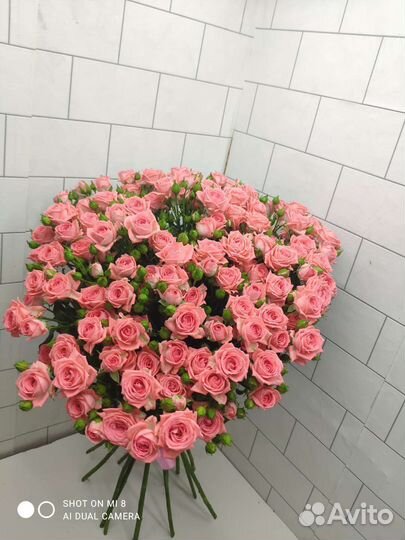 Букет корзина цветов куставая роза барбадос