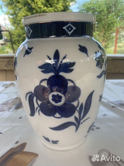 Фарфоровая Ваза «Синие цветы» лфз