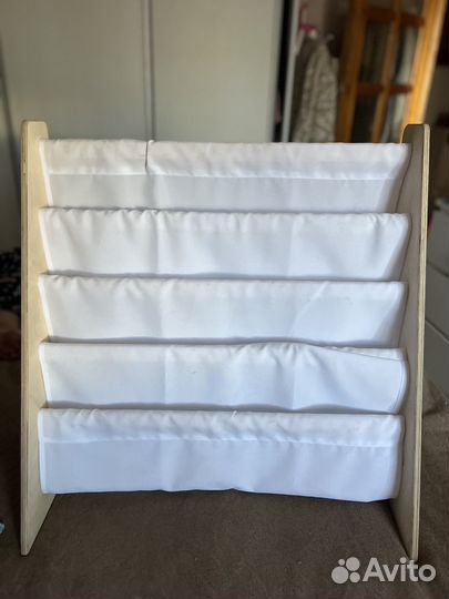 Напольная полка для книг Монтессори