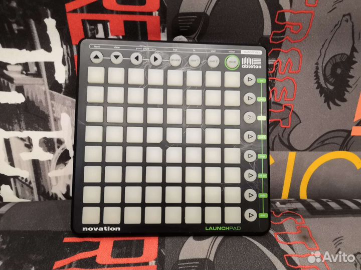 Midi контроллер Novation Launchpad