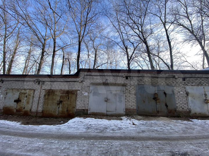 Гараж, > 30 м²