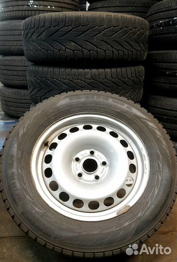 Nokian Tyres Hakkapeliitta R2 SUV 215/65 R16