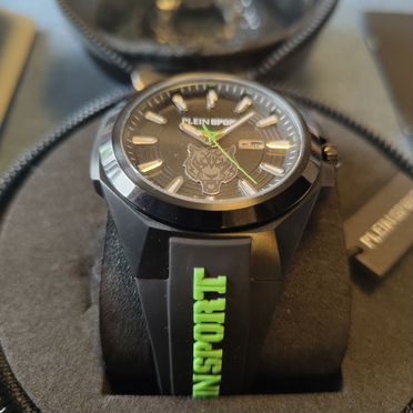 Новые часы Philipp Plein Sport,оригинал, кварцевые