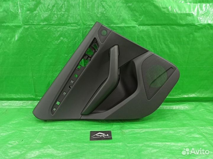 Обшивка двери лев. зад. Audi Q5