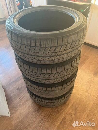 Bridgestone Blizzak VRX 225/45 R17 и 245/40 R17 91S