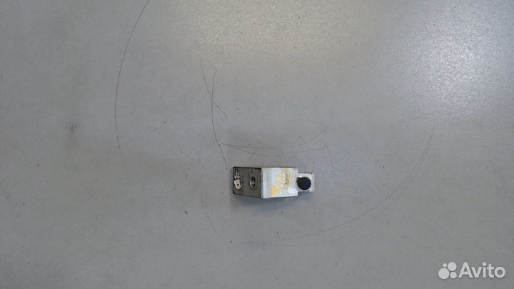 Петля двери Volkswagen Touareg, 2014