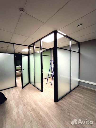 Цельностеклянные перегородки от производителя