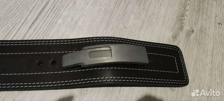 Пояс для пауэрлифтинга с карабином