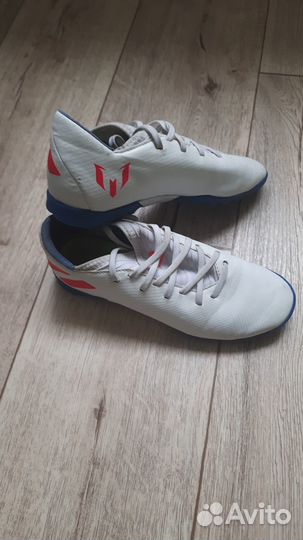 Футбольные бутсы, борцовки, и борцовское трико