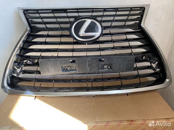 Решетка радиатора lexus NX200