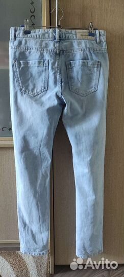 Джинсы stradivarius 32 р