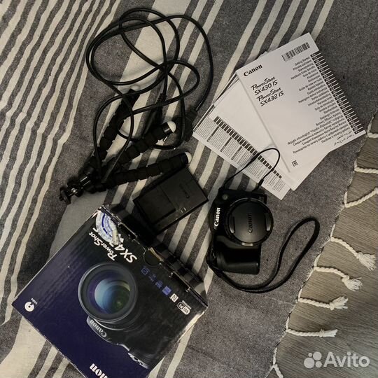 Компактный фотоаппарат Canon