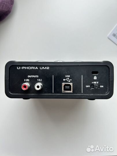 Аудиокарта Behringer u-phoria um2