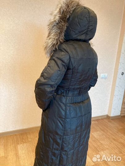 Пуховик зимний женский с капюшоном