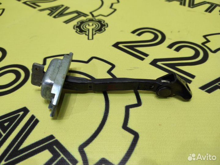 Ограничитель двери задний левый Toyota Corolla