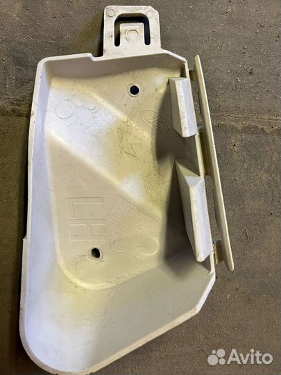 Kpонштейн заднего бaмпеpa лeвый fоrd Focus III 201