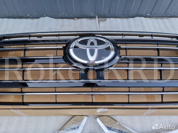 Решетка радиатора toyota land cruiser 200 Black