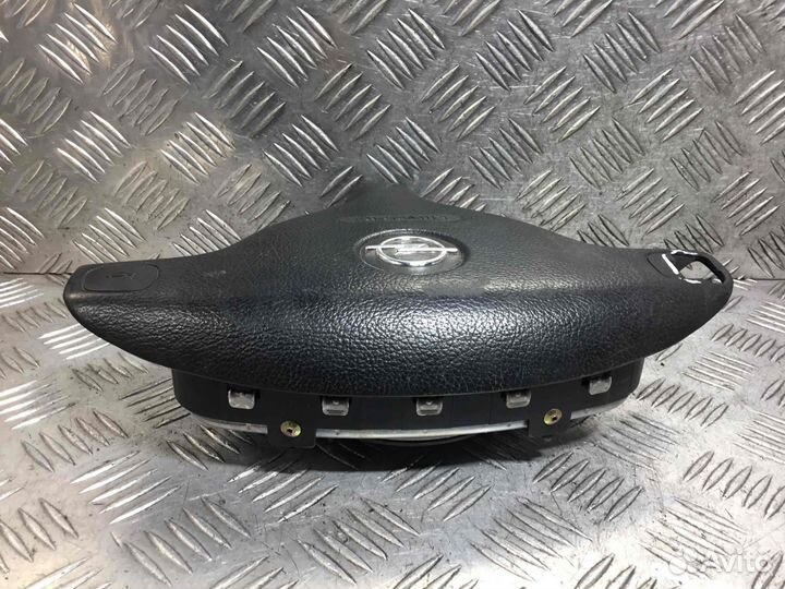 Подушка безопасности водителя Opel Zafira b023790001 Z22SE