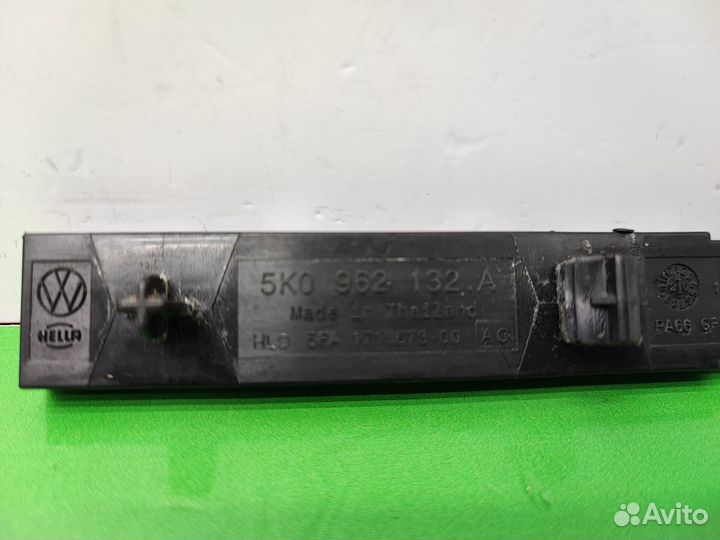 Антенна 5K0962132A Шкода Октавия А7, VW