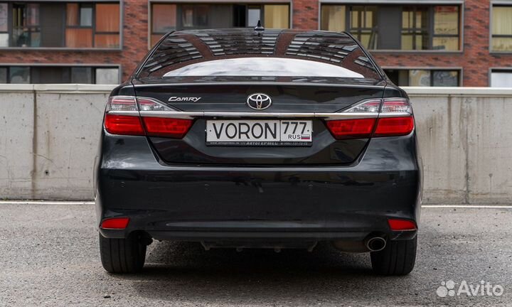 Аренда Toyota Camry XV50 рестайлинг (2014—2017) от одной минуты в Москве