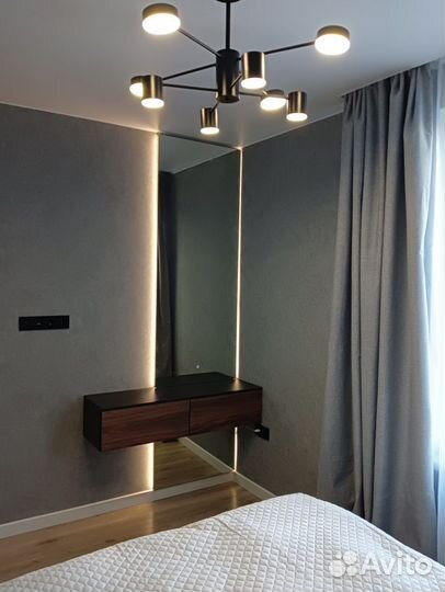 Зеркало настенное с подсветкой