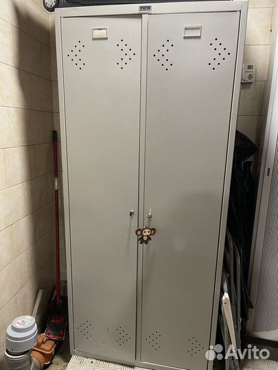 Шкаф металлический для гаража