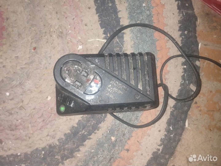 Зарядное устройство для шуруповерта bosch