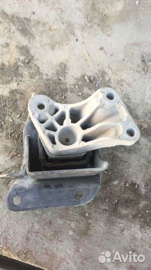 Опора двигателя левая Chery Tiggo 5 I (2014–2016)