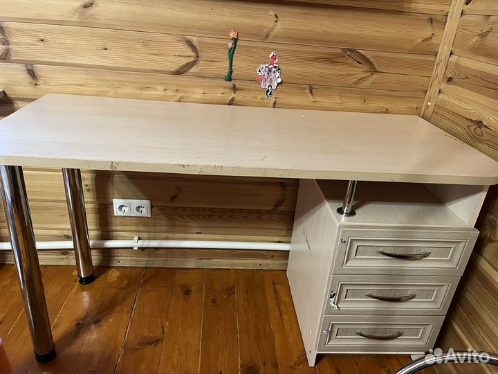 Школьный уголок