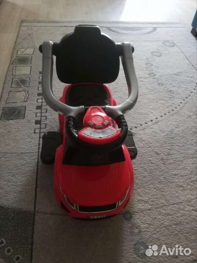 Машинка каталка толокар с ручкой