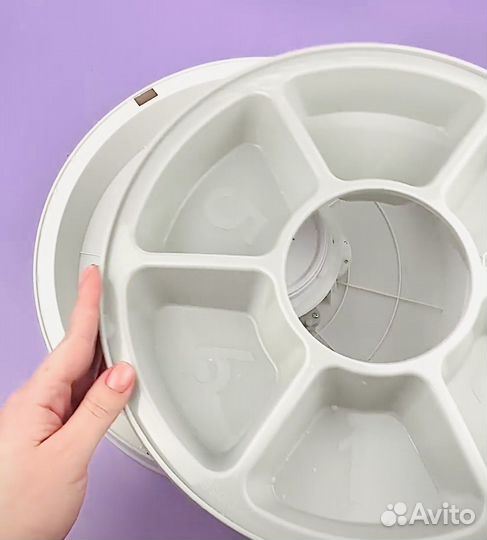 Автоматическая кормушка для собак и кошек