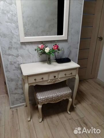 Консольный столик (подставка, тумбочка)