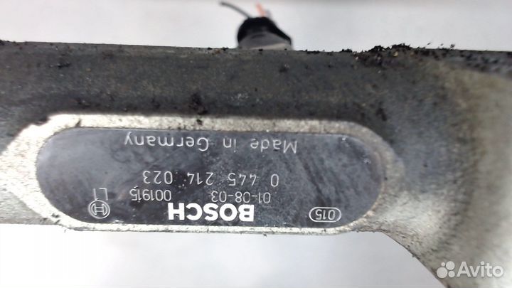 Рампа топливная Jeep Liberty, 2002