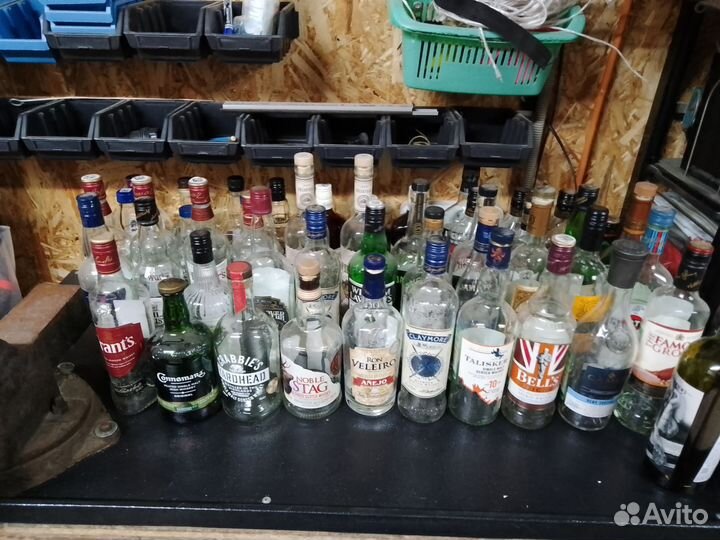 Бутылка с крышкой под винт