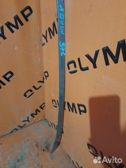 Молдинг на крышу правый Toyota Mark Ii GX110