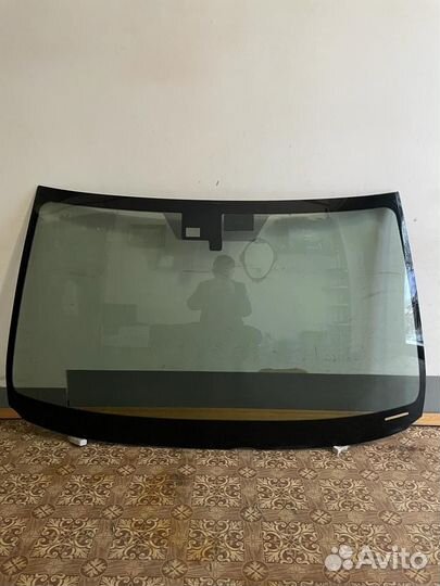 Лобовое стекло lexus is 250 2007 года