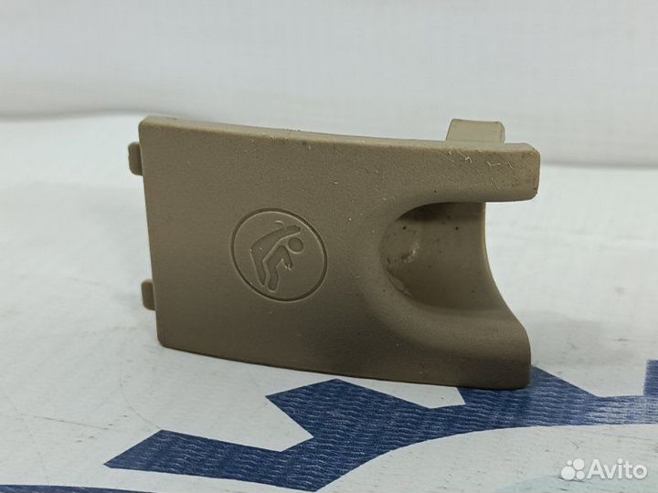 Заглушка дивана задняя Lexus Es 2018