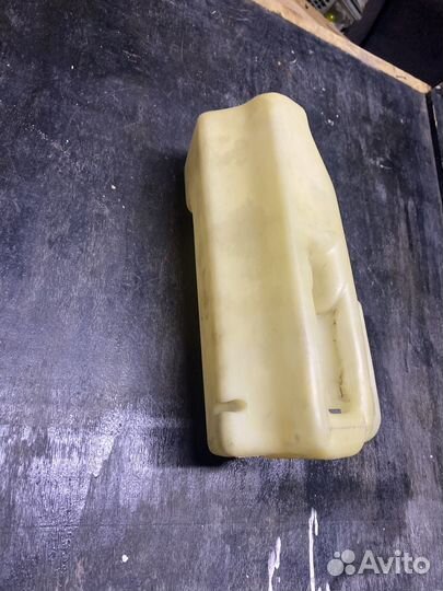 Бачок омывателя Mercedes W123 1238690720